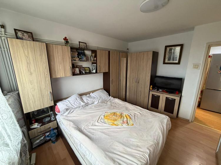 Apartament cu 2 camere  de vânzare, decomandat, zona Km 4-5