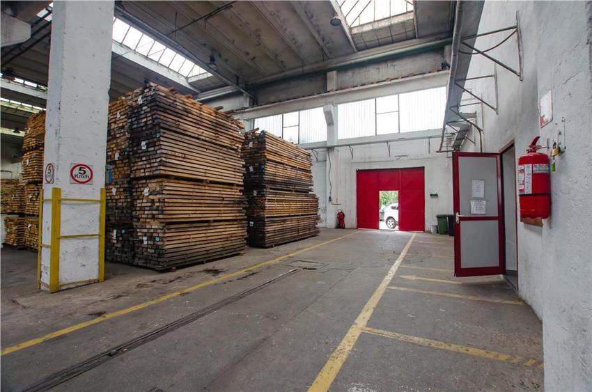 Hala industriala de 2700mp cu 3,1 ha teren intravilan in Miercurea Sibiului