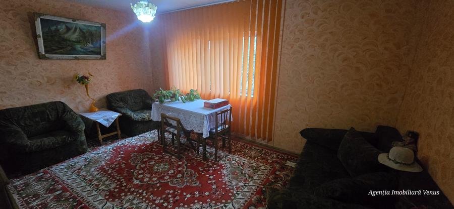 Apartament 4 camere zona Peco Cristal, str.Savenilor