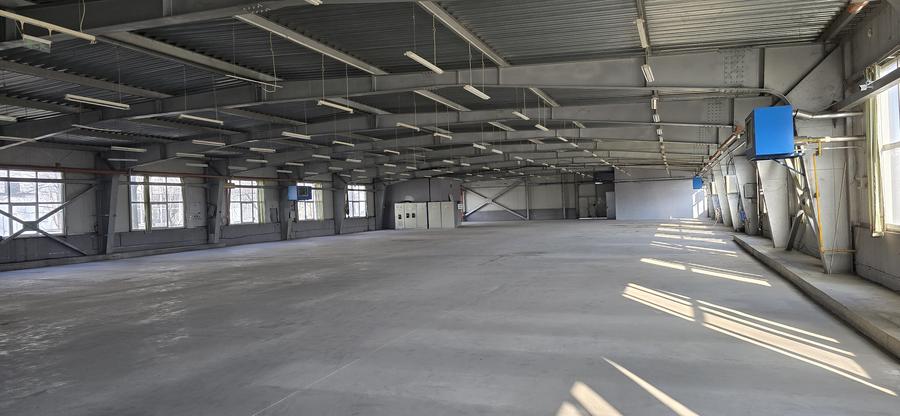 Inchiriez hala Bd. Timisoara 2231 mp, toate utilitatile, teren 3000 mp