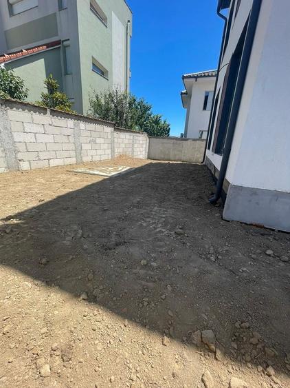 Casa de vanzare zona Carrefour