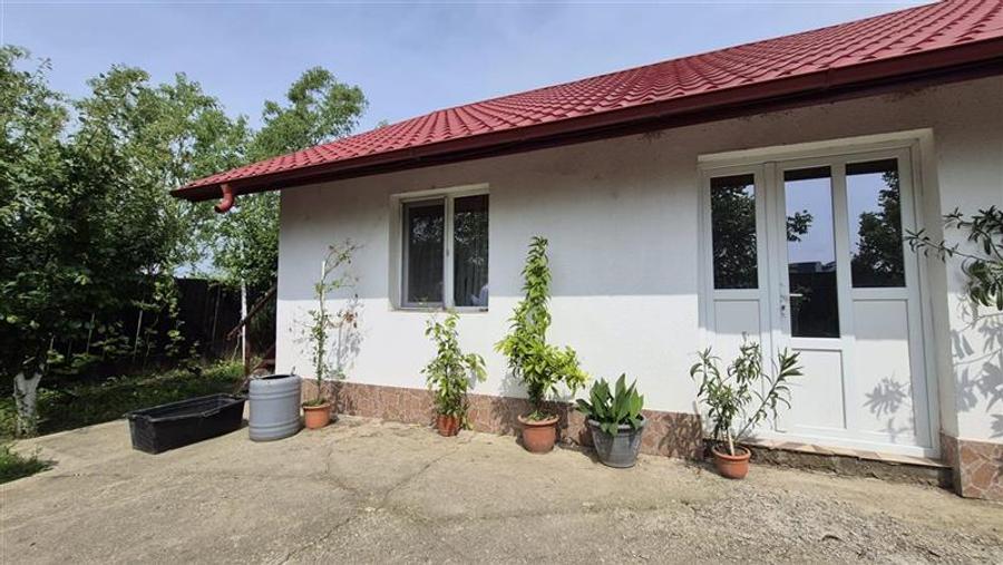 OPORTUNITATE! Proprietate deosebita de vanzare | Casa, 13.200 mp teren, doua iaz