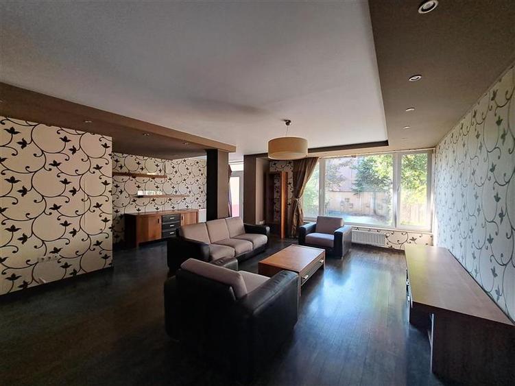 Casa Insiruita, 320 mp utili, situata in cartierul Buna Ziua!