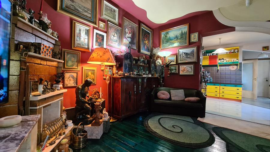 CASA SUPERBA DE LUX- SINGUR CURTE - TEREN 934 MP