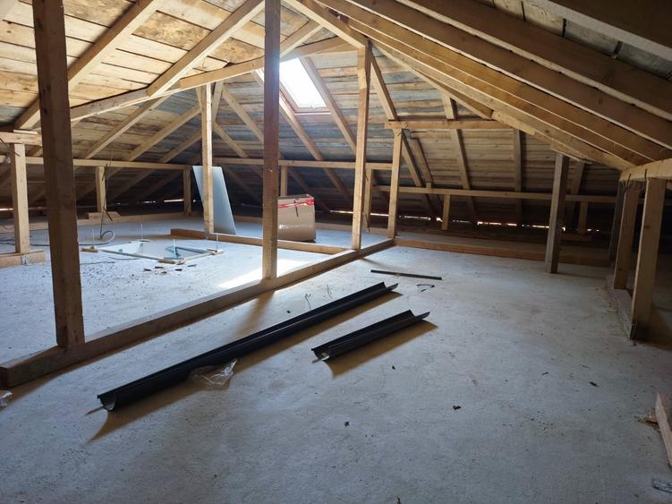 FARA COMISIOANE in Gulia casa cu 4 camere 2 bai terasa PARTER+pod placa la cheie