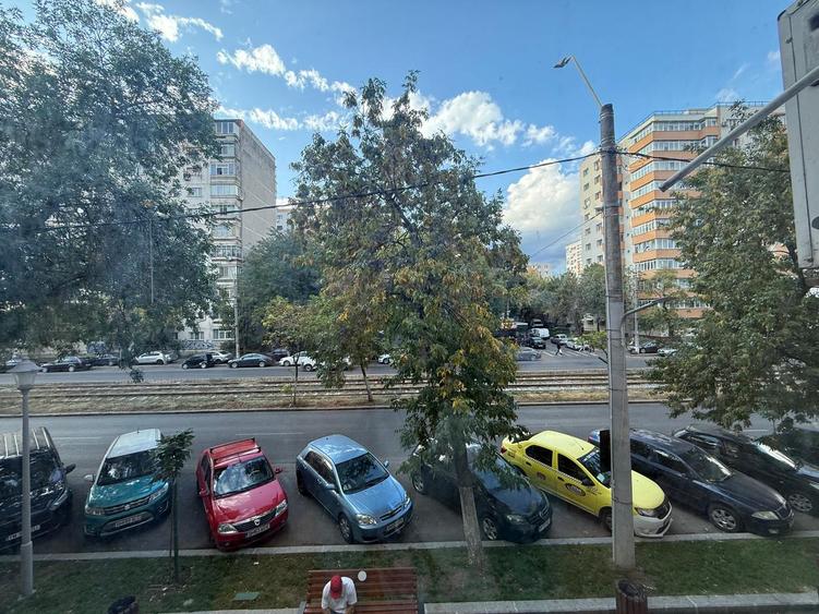Rahova, Lic.Bolintineanu, 2 camere deosebit, etaj 1, 59 mp, bloc 84 reabilitat