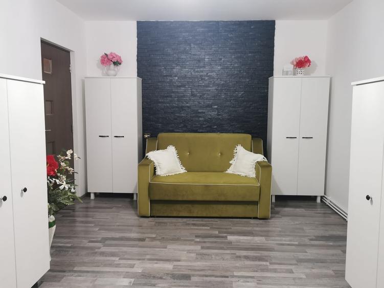 Apartament 3 camere , etaj 1, zona Calea Zarandului