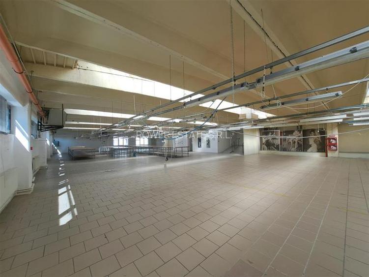 Spatiu industrial, Birouri, 3290 mp utili, situat in cartierul Iris! - 3