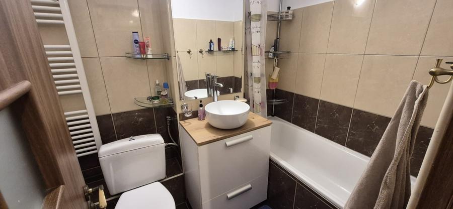 Apartament 2 camere , decomandat, et. 3, strada Andrei Muresanu