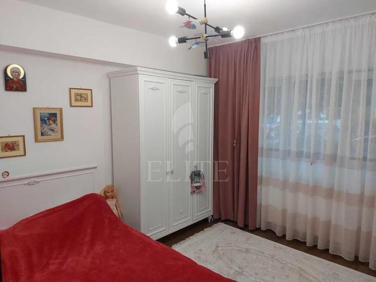Apartament 3 camere în zona ZORILOR