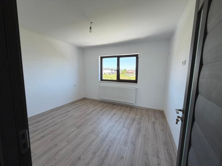 Casă P+E,4 camere, gata de mutare,900 m de blv.