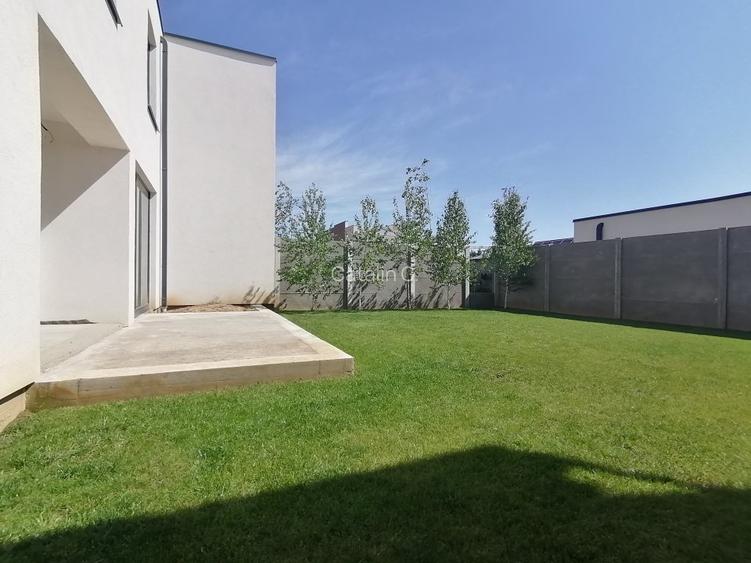 Casa de vanzare in vatra veche, 4 camere, drum asfaltat - 15