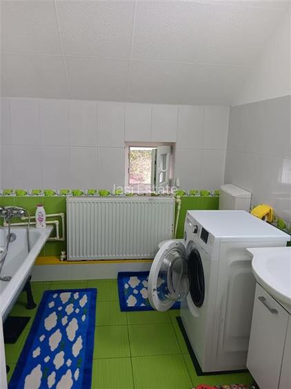 Dorobant VILA D+M+Pod  SU = 200mp  TEREN 1200mp amenajat (pot locui doua familii - 15