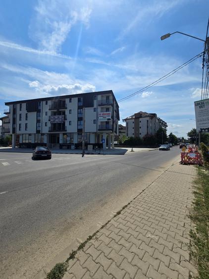 Spatiu comerical stradal 23 August magazin LIDL | Suprafata vitrata generoasa |