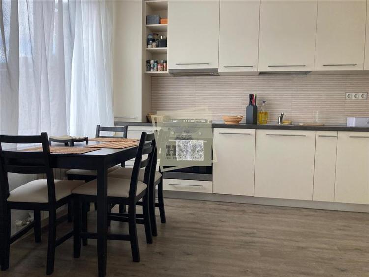 Casa moderna cu 3 camere 2 bai balcon si curte privata in Turnisor