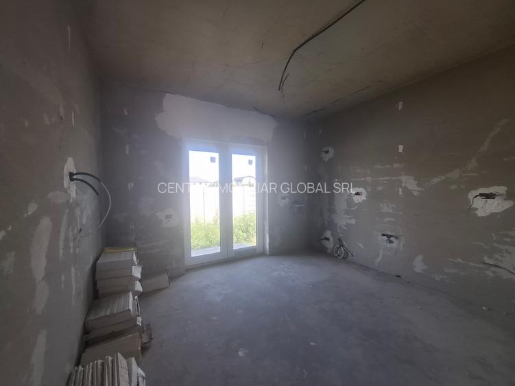 ​Vilă Individuală P+1E+Mansardă | Construcție Solidă, Toate Utilitățile - 17