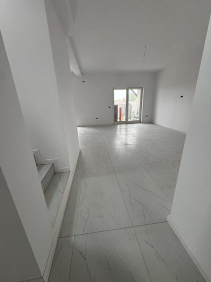 Duplex 5 camere cu zid dublu  | 119 MP utili | Remetea-Mare