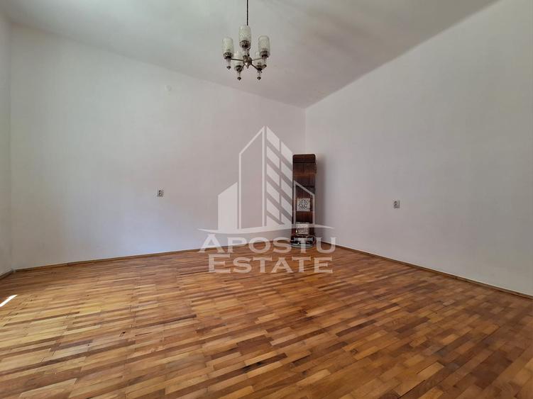 Spatiu de birou sau apartament cu 3 camere, 85 mp utili, Boul Rosu