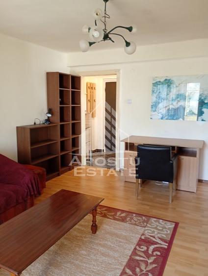 Apartament cu 2 camere de închiriat- zona Blv. Victor Babes