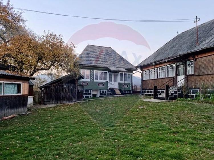 Casa / Vila cu 4 camere de vanzare