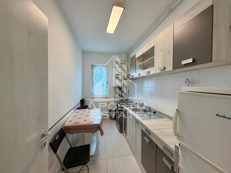 Apartament cu 2 camere de inchiriat, etaj 1, loc de parcare, Giroc