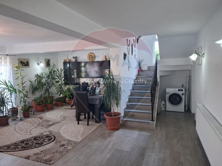 Casă / Vilă cu 4 camere de vânzare - 31