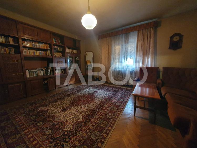 Casa 5 camere 374 mp utili + Anexa 75 mp in punctul 0 al Fagarasului