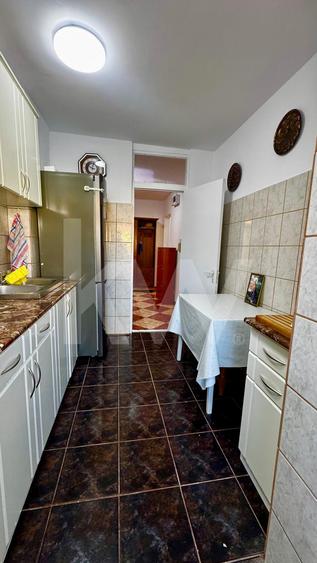 Apartament de închiriat 3 camere în Valea Aurie