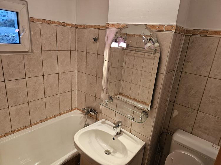 3 camere decomandat - 69mp - et 3/11 - Sos. Colentina 93