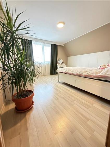 Vanzare apartament 4 camere pe 2 etaje, 3 bai, Urban Residence