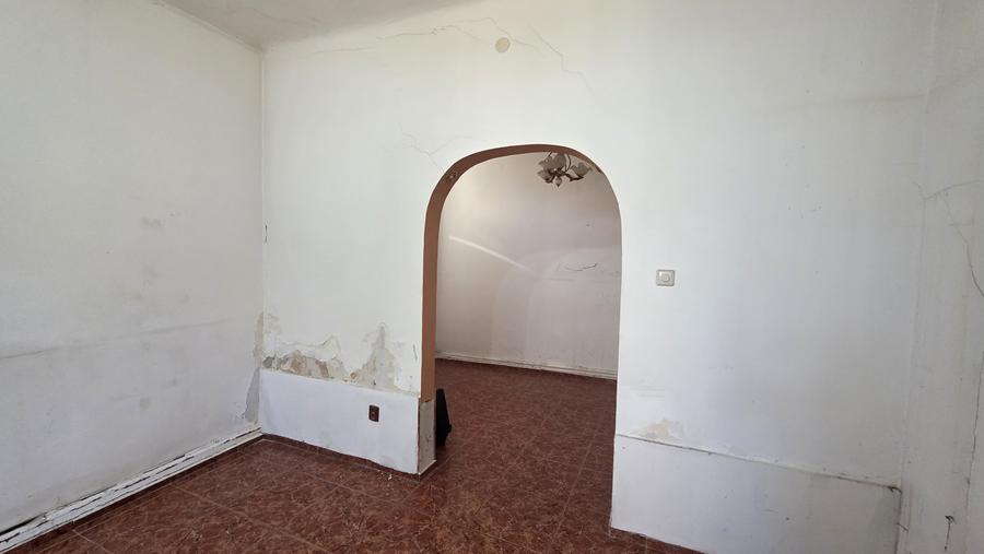 Piata Ovidiu , Centru vechi, 4 camere , 2 bai
