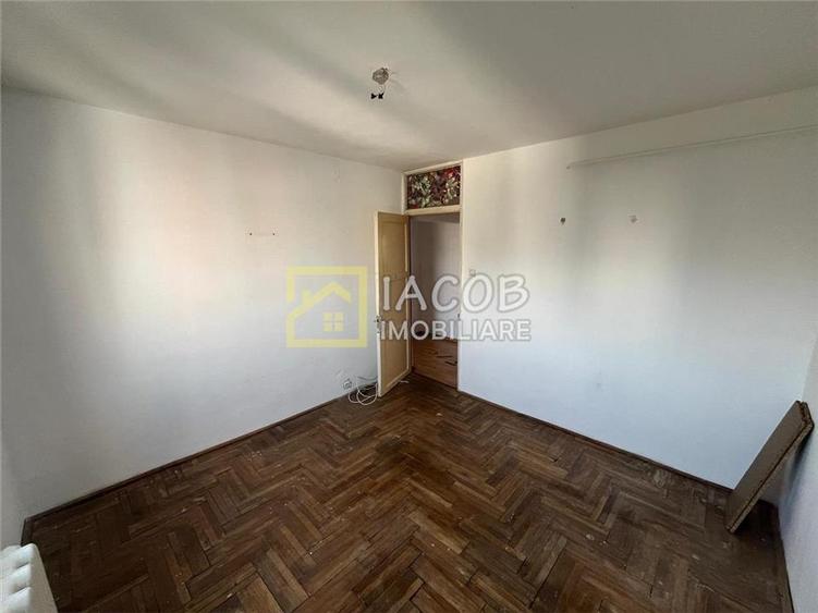 Apartament 3 camere decomandate, 73 mp, Narciselor 6, Bacau