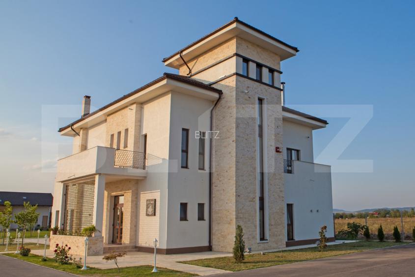 Pensiune premium, de închiriat, cu 6 camere, 420 mp, zona sud