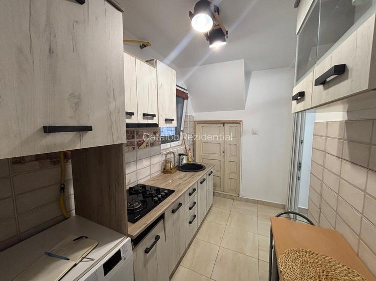 Vila de vanzare cu 2 apartamente individuale in Cartierul 23-metrou Republica - 6