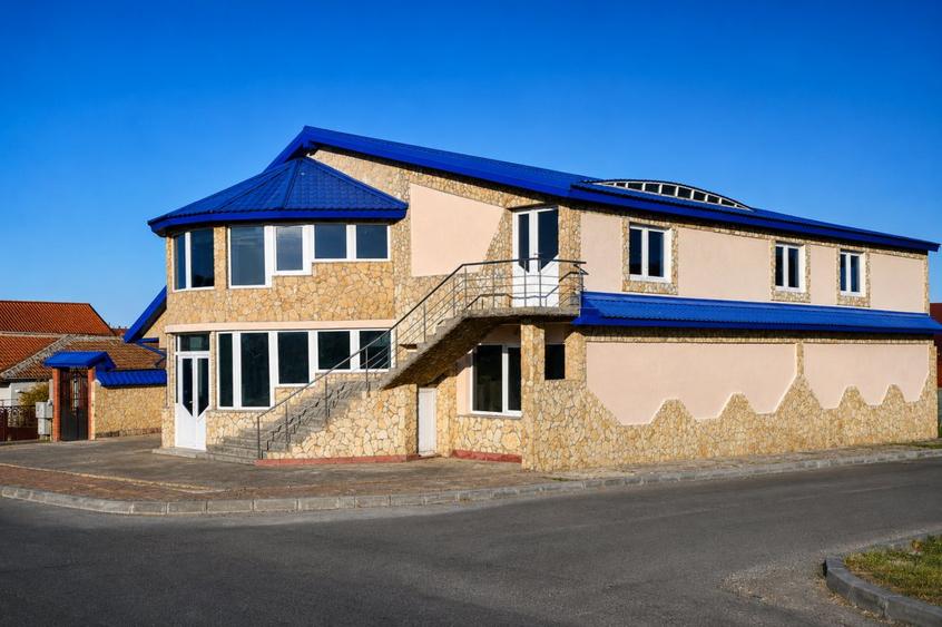 OVIDIU-Cladire multifunctionala 565 mp utili P+E Teren 411 mp