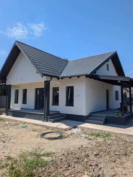 Vând casa la cheie în Hemeius - Parc Dendrologic
