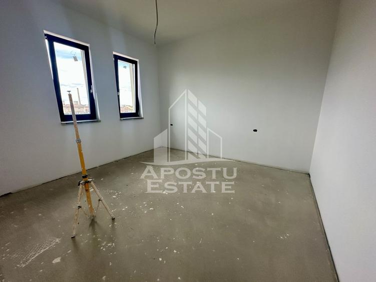 Casa insiruita cu 4 camere, la asfalt in Chisoda