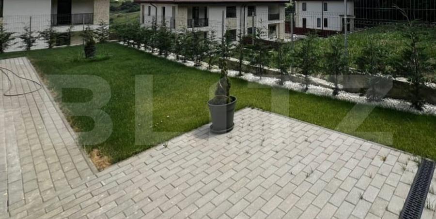 Casa cu 4 camere, 120 mp utili, 250 mp de teren, la liziera padurii