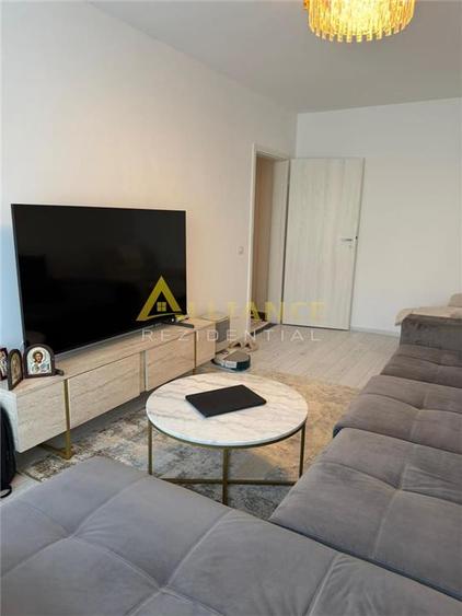 De vanzare apartament 3 camere – Str Amurgului