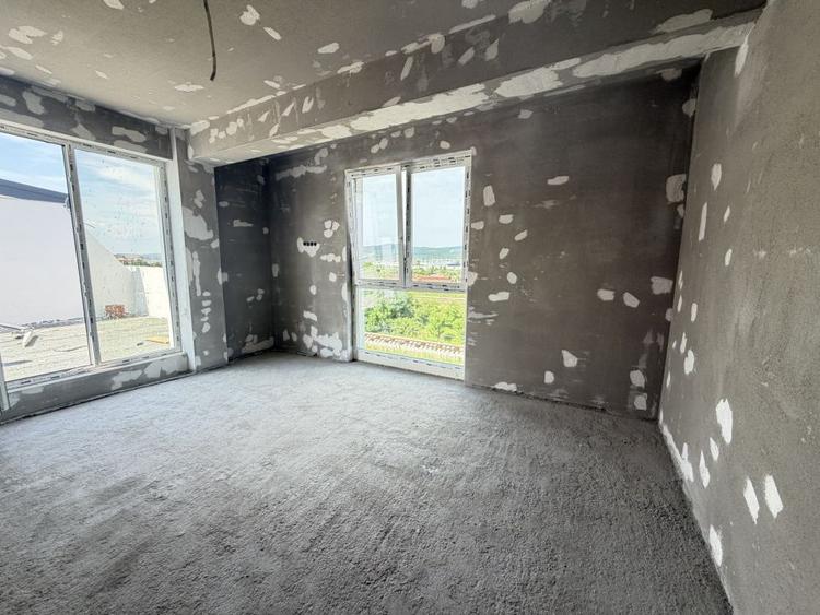 Penthouse 4 cam, 106 mp + Terasa 64 mp - Selimbar