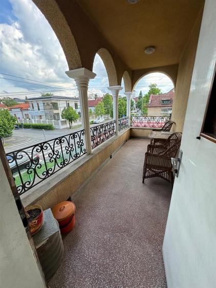 Casa cu 5 camere l 406 MP Teren l Garaj l Andrei Muresanu