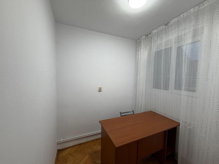 De inchiriat apartament 3 camere cu loc de parcare - Piata Unirii