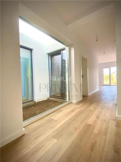 Duplex deosebit - la asfalt - 3 dormitoare - 2