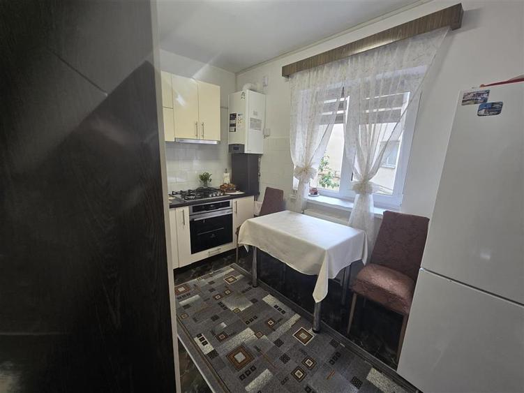Apartament trei camere decomandat et 1 Centru Fagaras