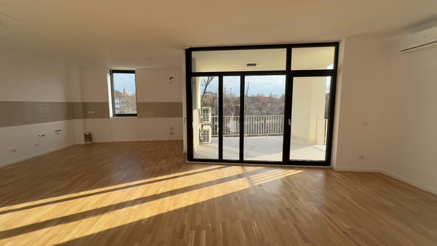 In inima Timisoarei, apartament cu terasa si gradina generoasa de aproape 100mp