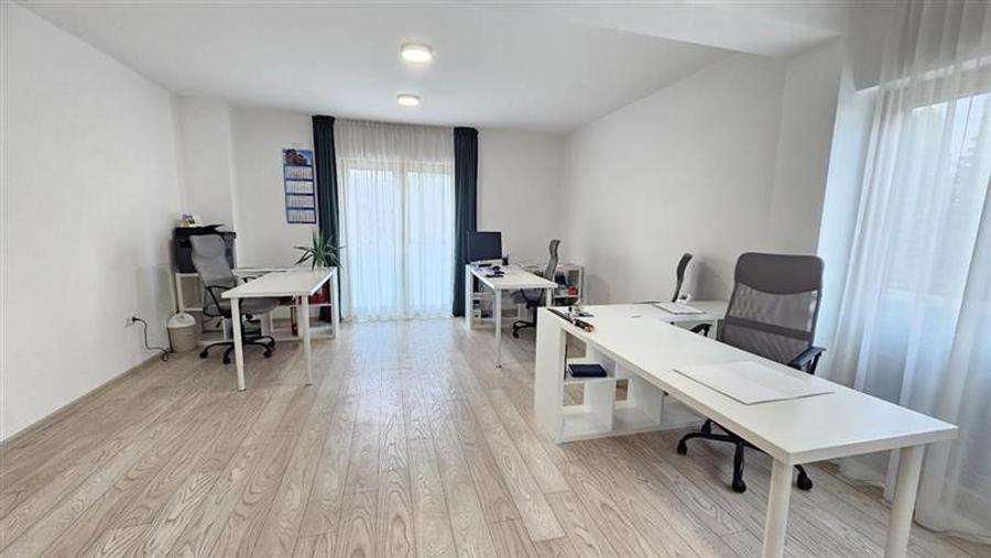 Spatiu servicii 35 mp Str. Gh. Doja zona KFC etaj 1 + parcare,