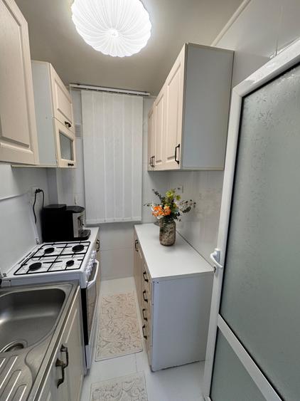 Apartament cu 2 camere decomandat – Mobilat și utilat complet