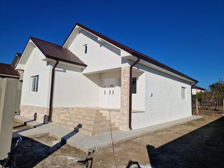 Agenție imobiliară vindem casa la sol în Năvodari