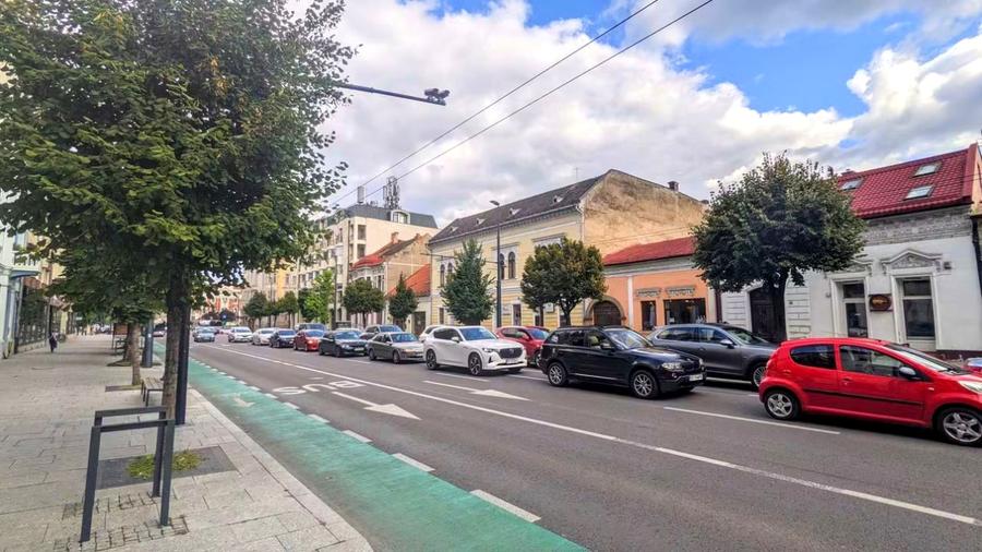 Ap. cu 2 dormitoare si 2 bai, fix in Centrul Clujului, langa Facultati