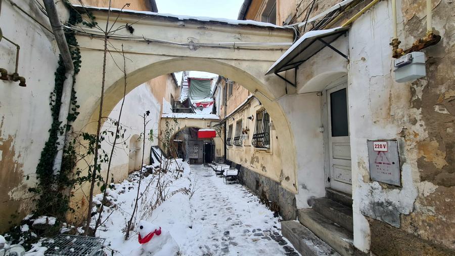 Apartament 2 camere in centrul istoric, renovat cu stil, pe strada Republicii
